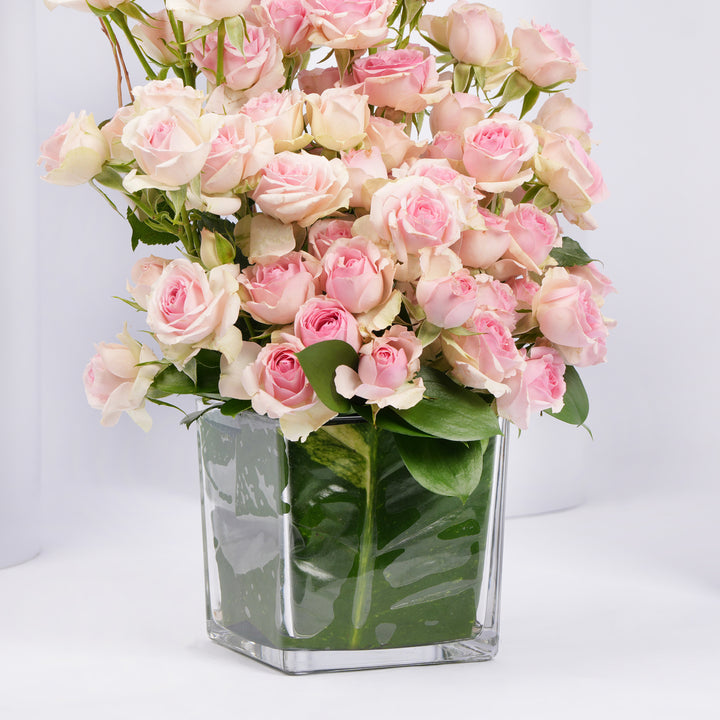 تنسيق فاخر من ورود الحب الرقيقة