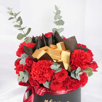 روعة الزهور والشوكولاتة لفالنتاين