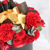 روعة الزهور والشوكولاتة لفالنتاين