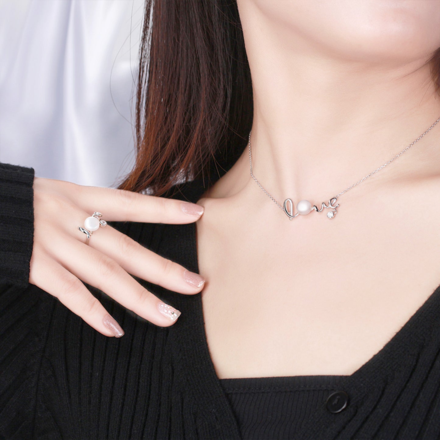 Timeless Valentine Red Roses with Elegant Noqoosh Necklace - A Gift of Love