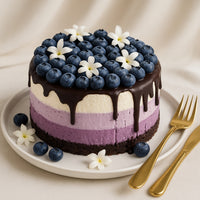 استمتع بأناقة كعكة التوت الأزرق الفاخرة
