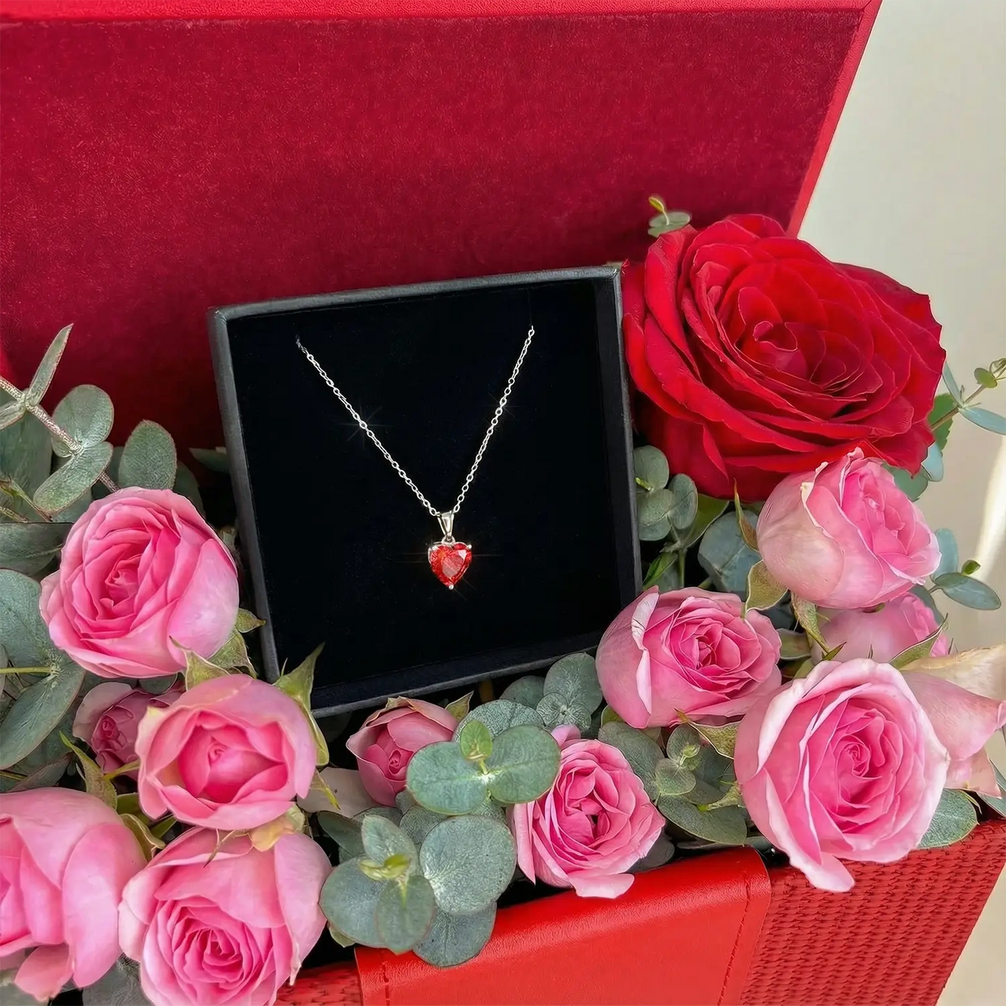 Heartfelt Promise: Roses & Elegant Necklace Gift Set