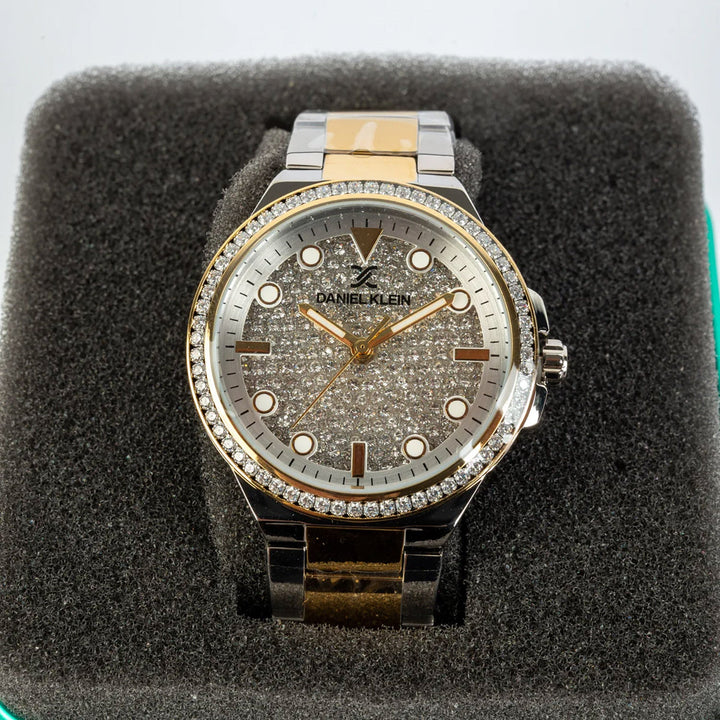 ساعة دانيال كلاين بريميوم نسائية ذهبية وفضية بعقارب | سوار أنيق من الستانلس ستيل