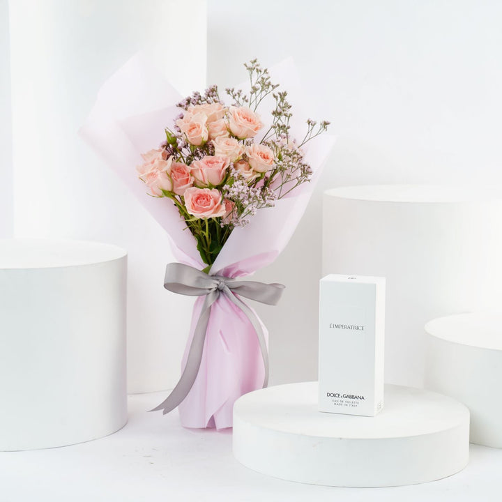 Exquisite Dolce & Gabbana L'Imperatrice for Women with Elegant Rose Bouquet