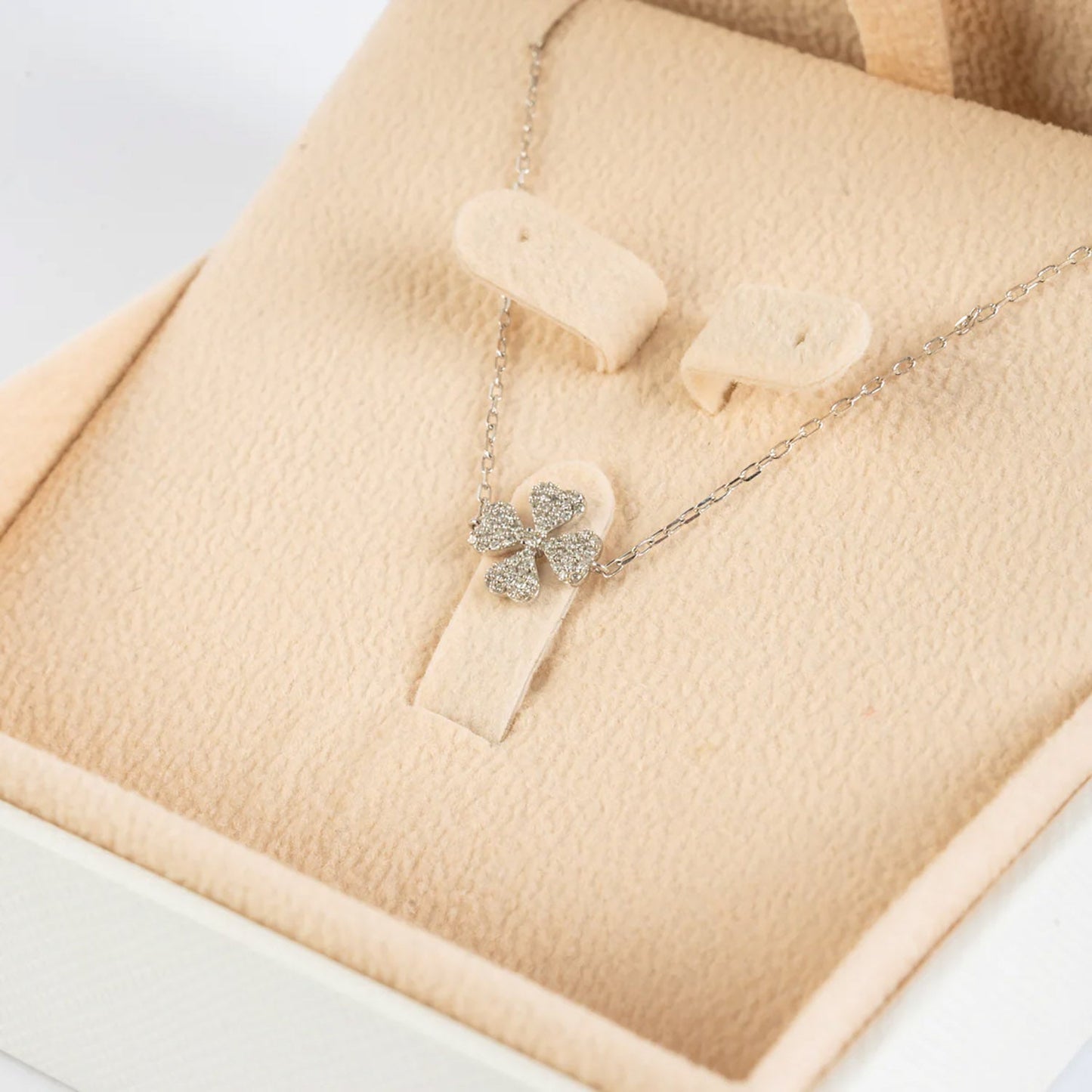 Floral Whispers Diamond Bracelet - Elegance in Bloom