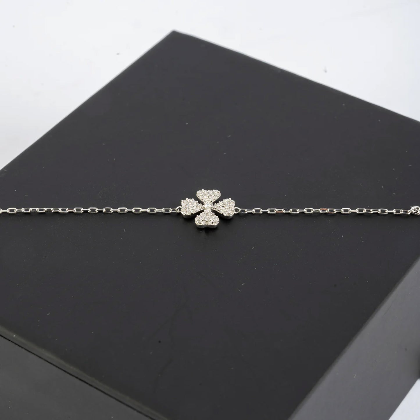 Floral Whispers Diamond Bracelet - Elegance in Bloom