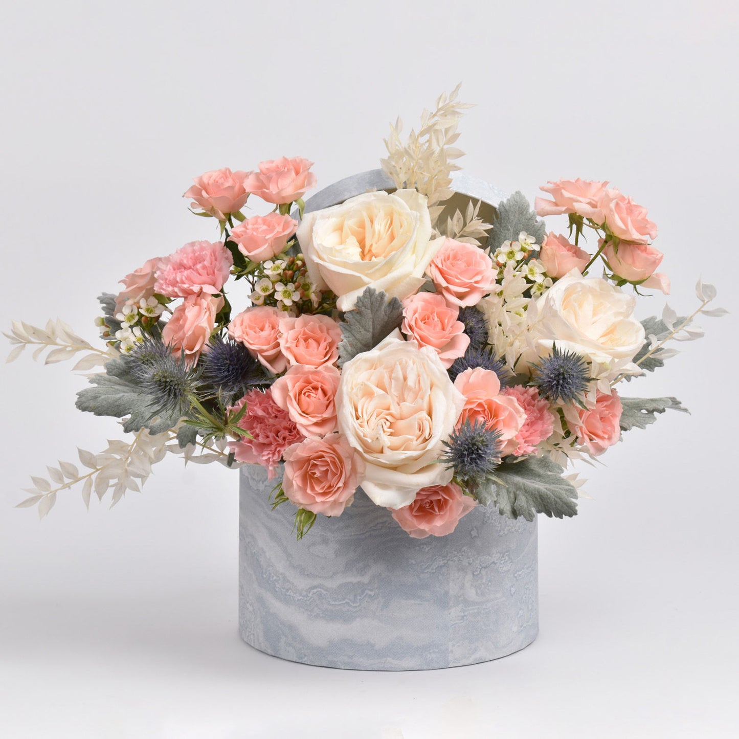 Exquisite Garden Roses Beauty in a Designer Box