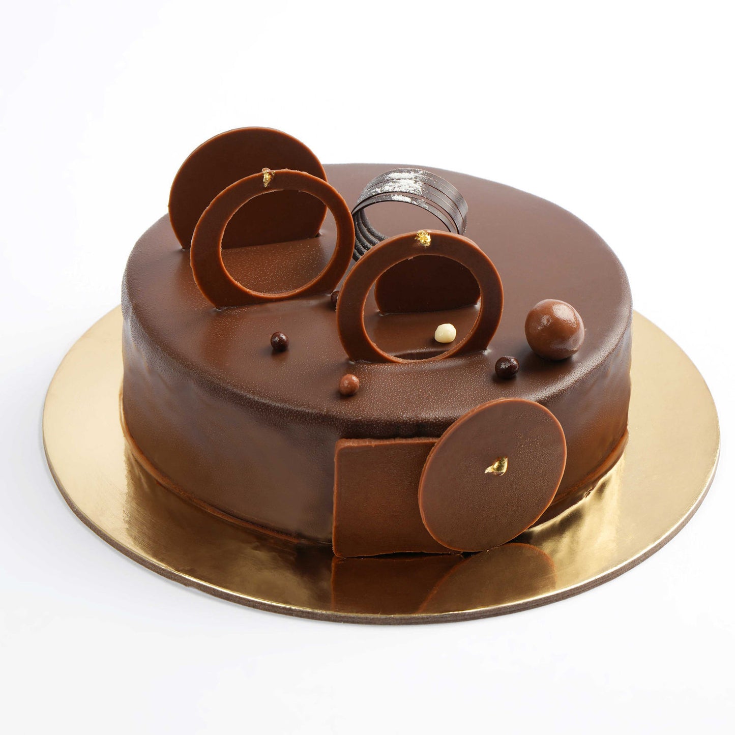 Elegant Pink Roses and Decadent Chocolates with Fudge Cake