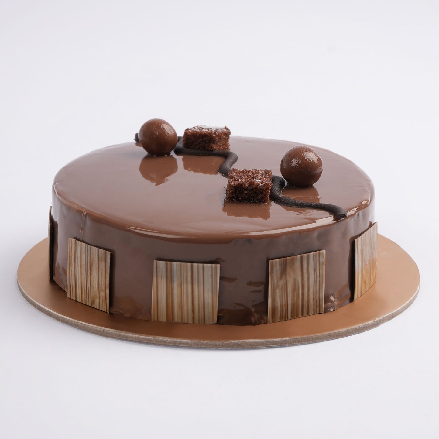 Luxurious Dark Chocolate Compound Fudge Cake