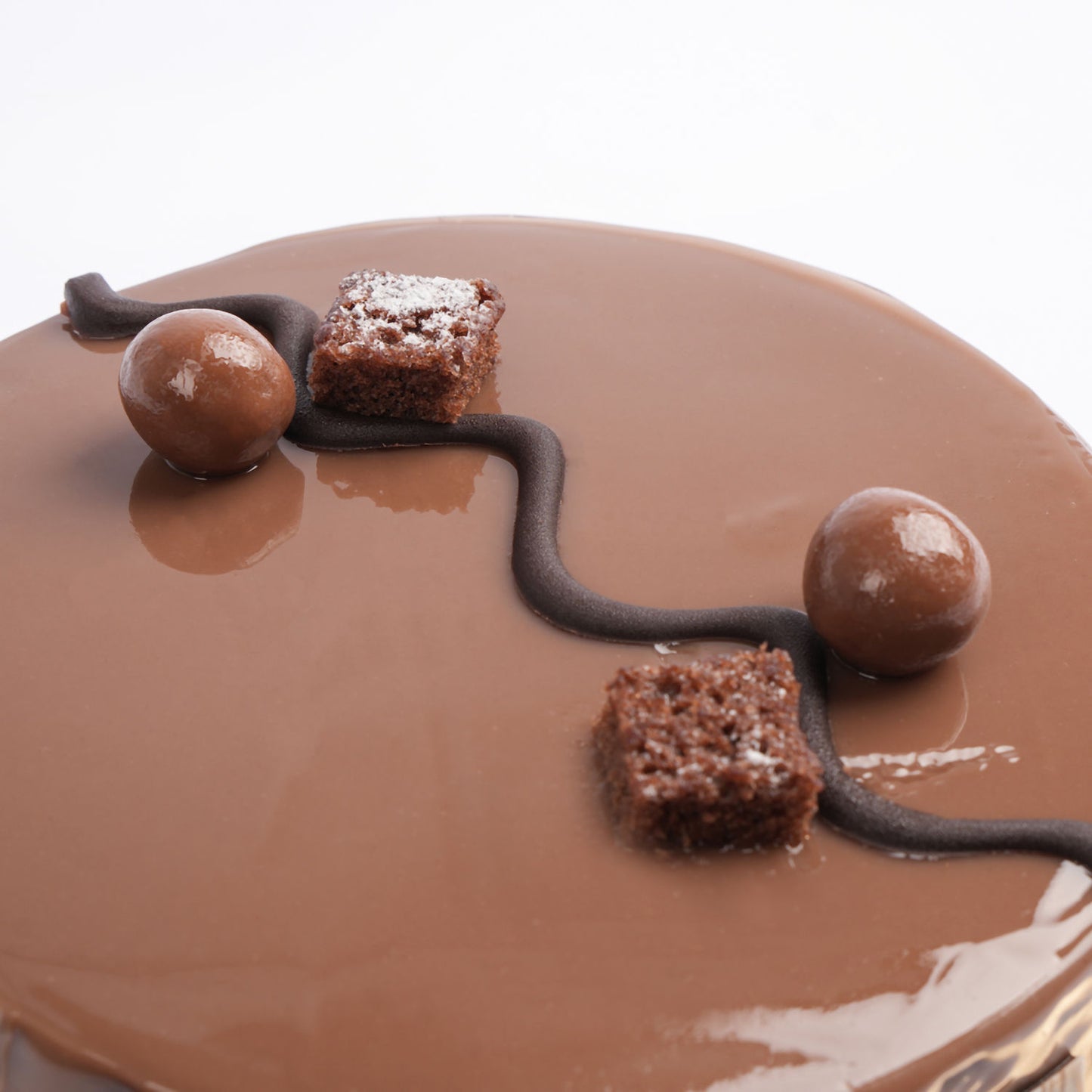 Luxurious Dark Chocolate Compound Fudge Cake