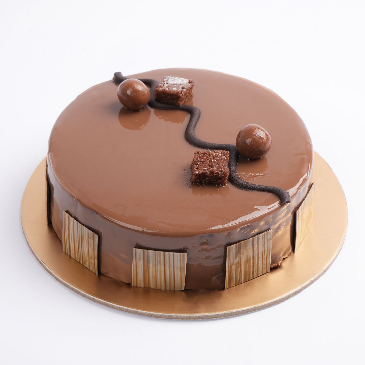Luxurious Dark Chocolate Compound Fudge Cake