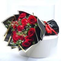 Exquisite Passionate Love Bouquet with 12 Red Roses