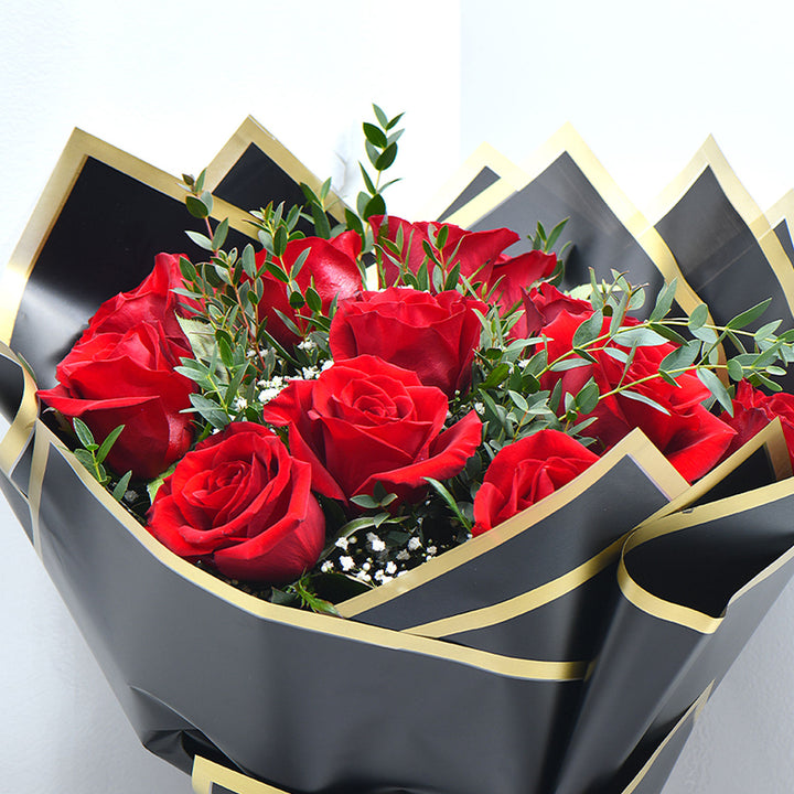 Exquisite Passionate Love Bouquet with 12 Red Roses