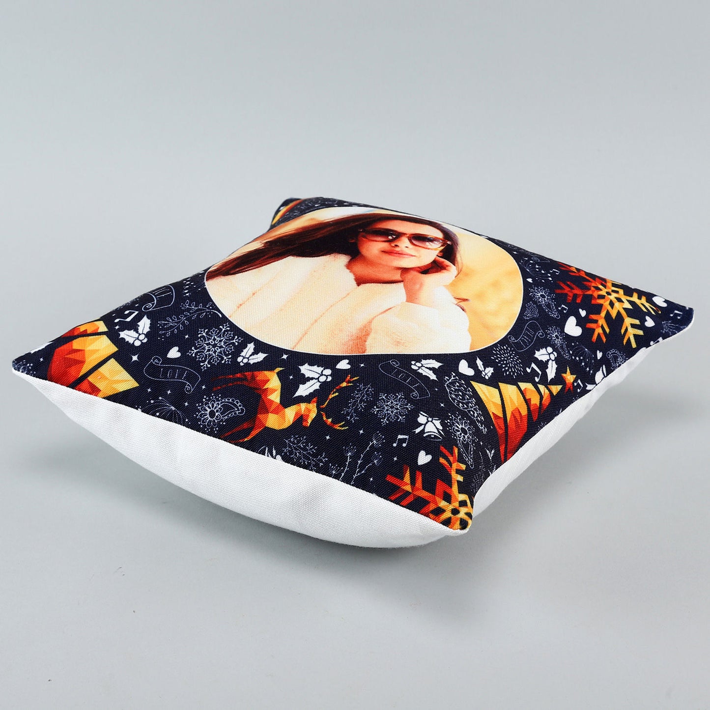 Customizable Christmas Cushion with Personal Photo - Festive and Cozy Decor
