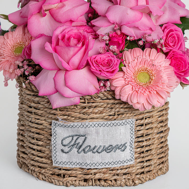 تنسيق سلة زهور وردية أنيقة