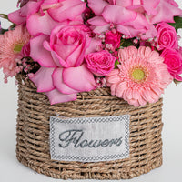 تنسيق سلة زهور وردية أنيقة