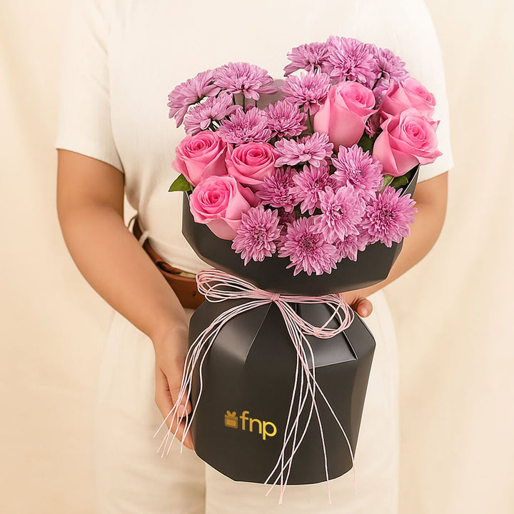 تنسيق فاخر من الورود والديزي