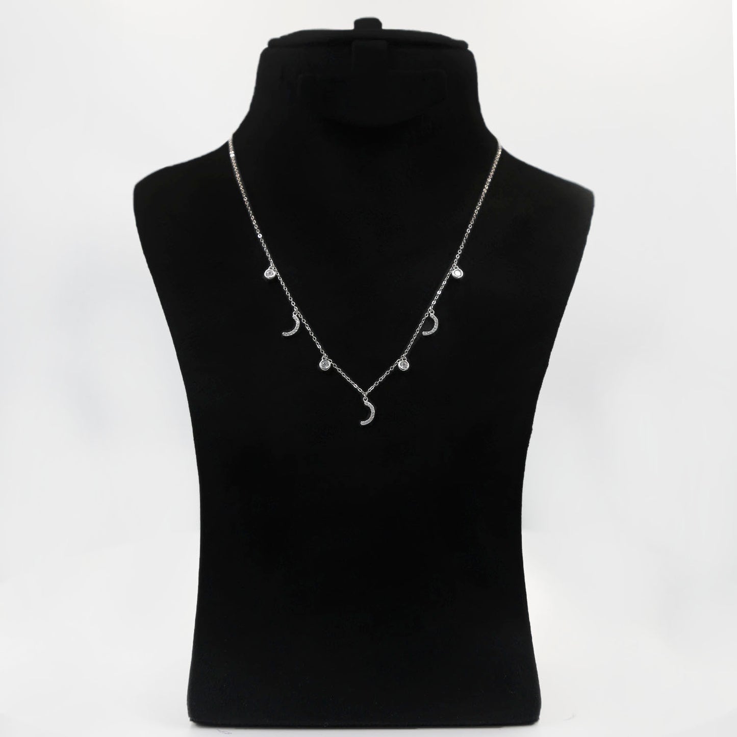Elegant Sterling Silver Necklace with Arabic Letter 'R'