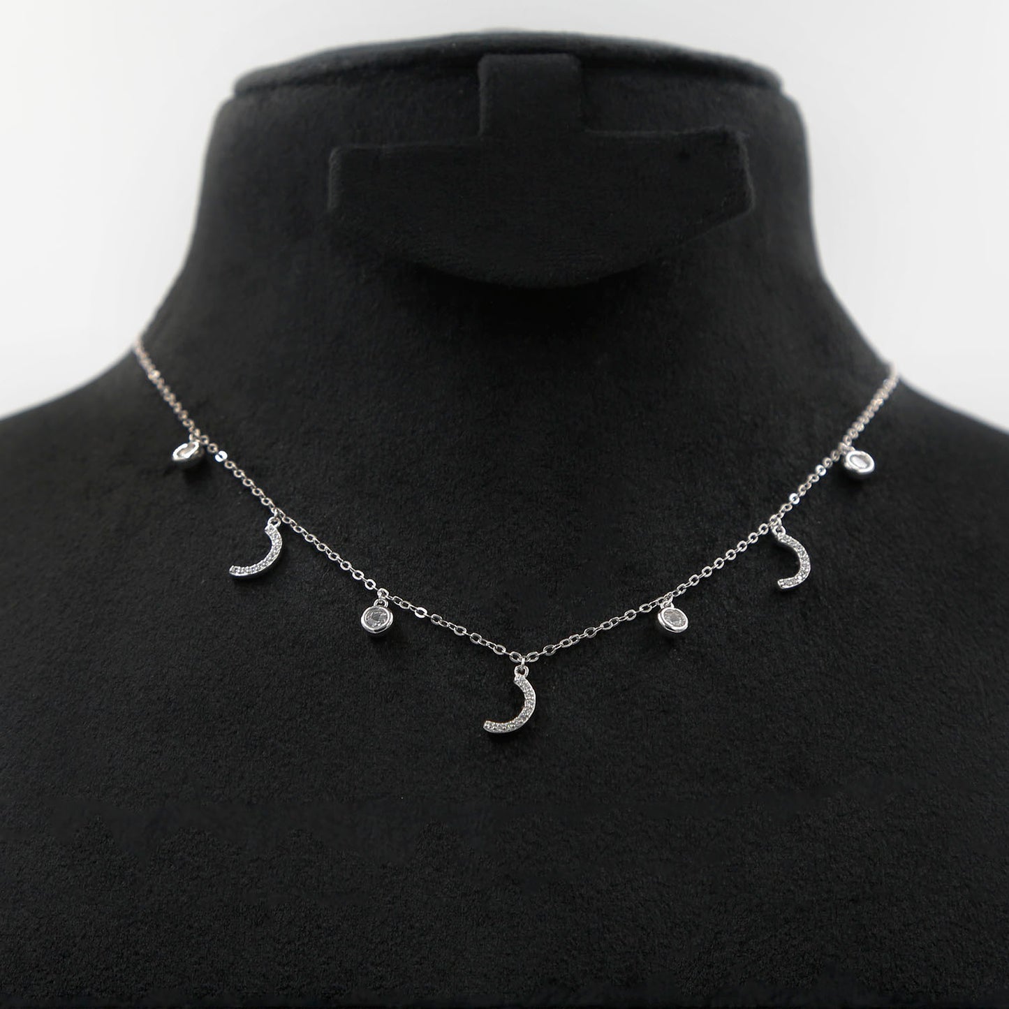 Elegant Sterling Silver Necklace with Arabic Letter 'R'