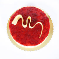Delicious 1 kg Strawberry Cheesecake with Decorative White Chocolate Topping