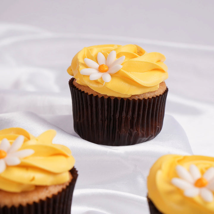 Sunny Daisy Delights Vanilla Cupcakes - Box of 6