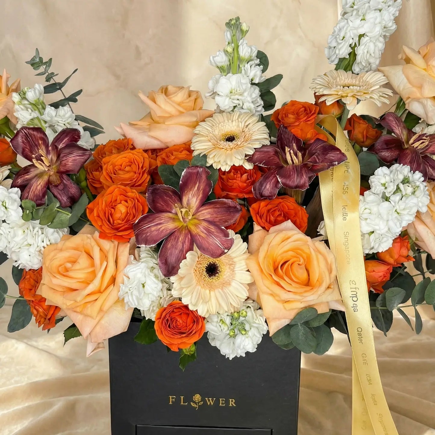 تناغم غروب الحصاد: ترتيب زهور فاخر