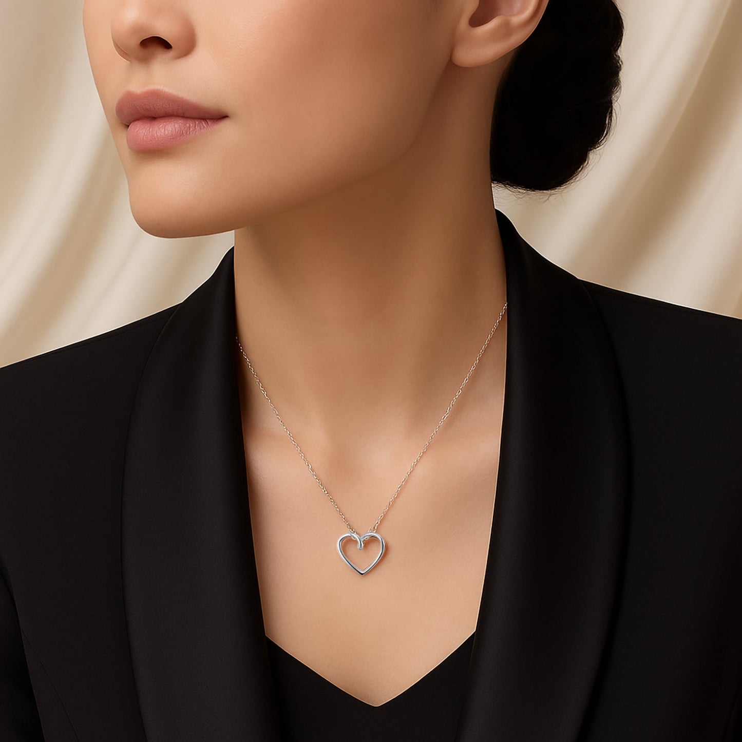 Elegant Valentine Love Gift Set: Roses & Heart Necklace