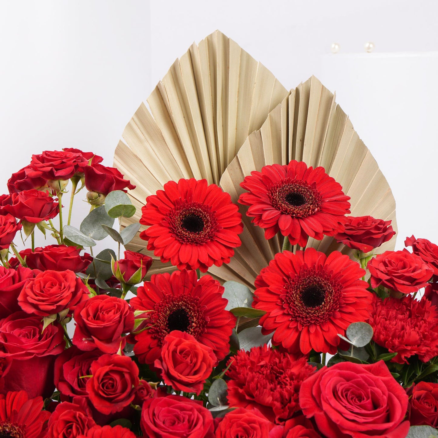 Timeless Blooms: Luxurious Valentine's Flower Arrangement