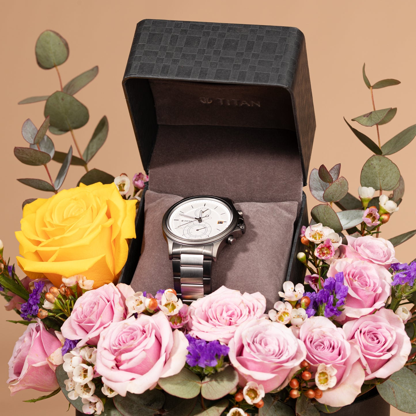 Titan Quartz Analog Silver Dial Stainless Steel Strap Watch for Men With Mixed Blooms