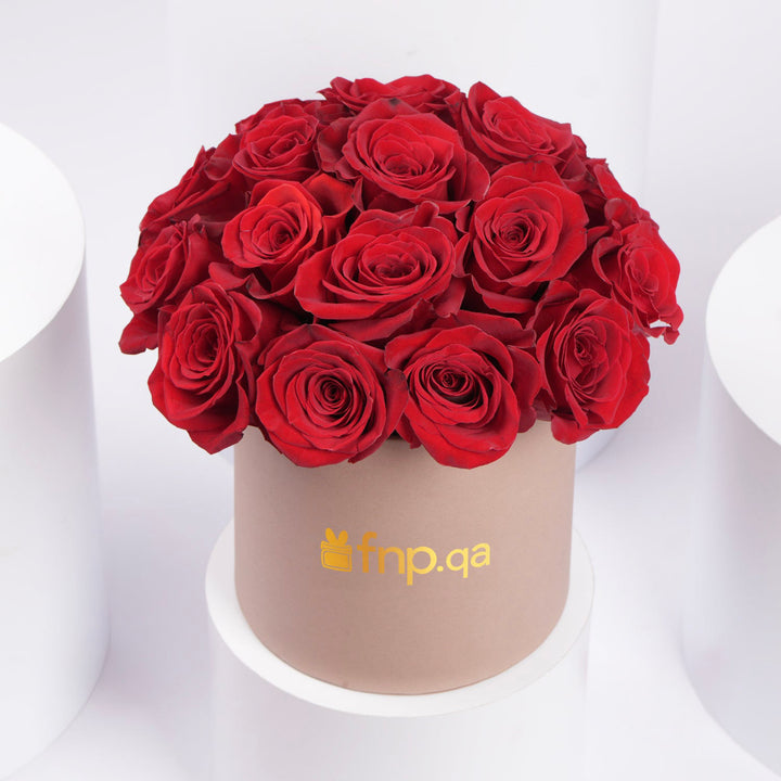 Elegant Valentine's Day Gift: 18 Red Roses in a Luxurious Pink Round Box