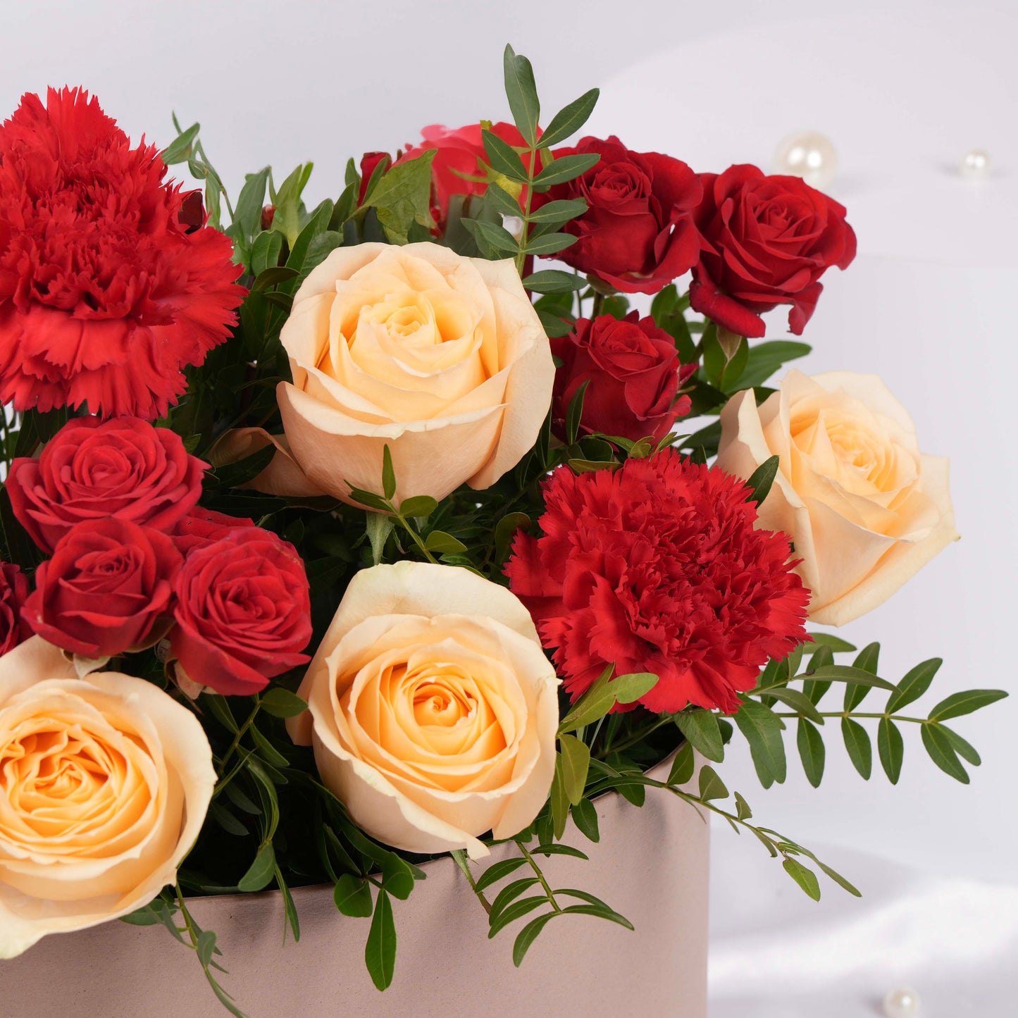 Luxurious Valentine's Day Sweet Roses Arrangement in Elegant Oval Box