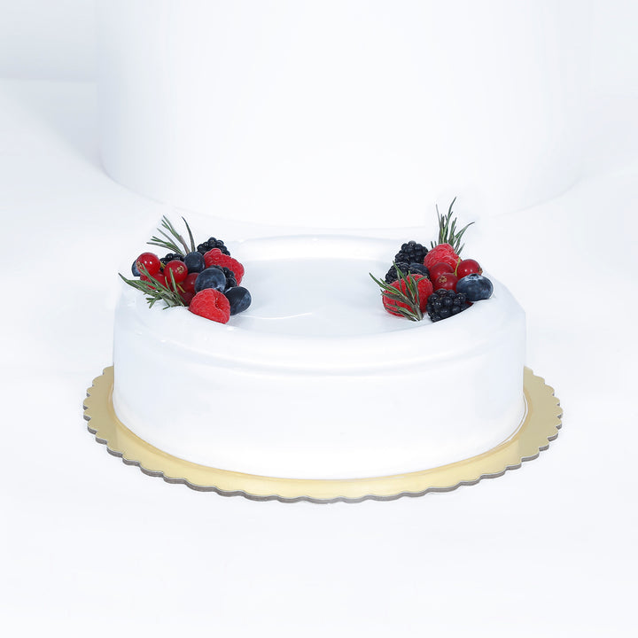 كيك الفانيليا ديلايت مع التوت الطازج | كيك كريمي 1 كجم