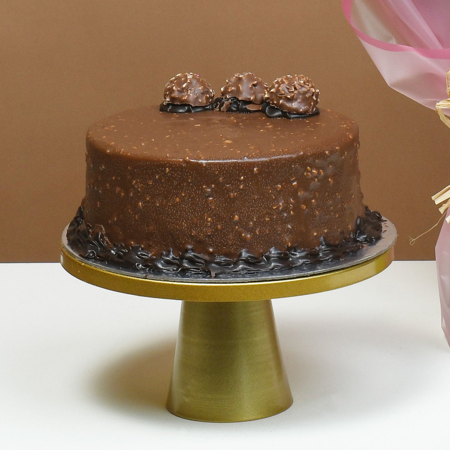 Elegant Blushing Roses Bouquet with Ferrero Rocher Chocolate Cake