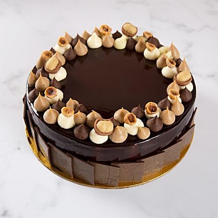 كيكة البندق بالشوكولاتة الفاخرة