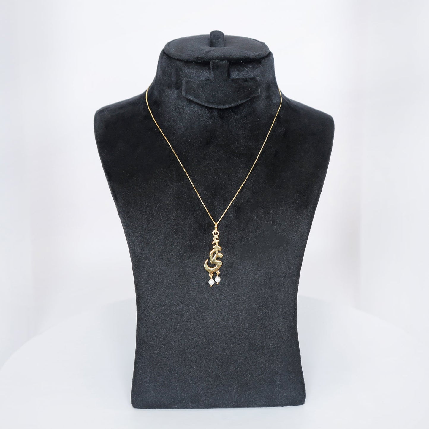 Gold Plated Silver Necklace 'Omi' with Elegant Pearl Design