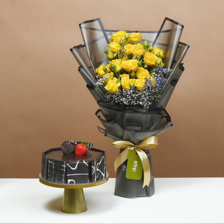 مجموعة هدية ورود الشفق الذهبي وكعكة الشوكولاتة الفاخرة