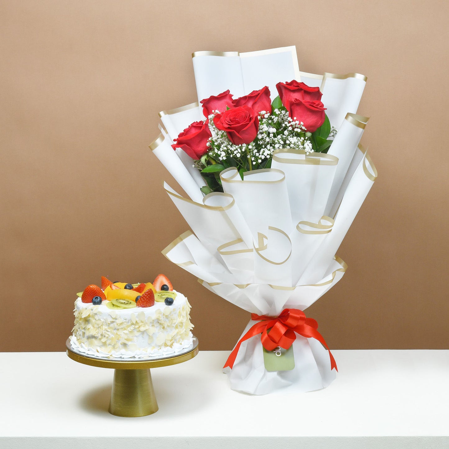Romantic Red Roses Bouquet and Fresh Fruit Cake Delight