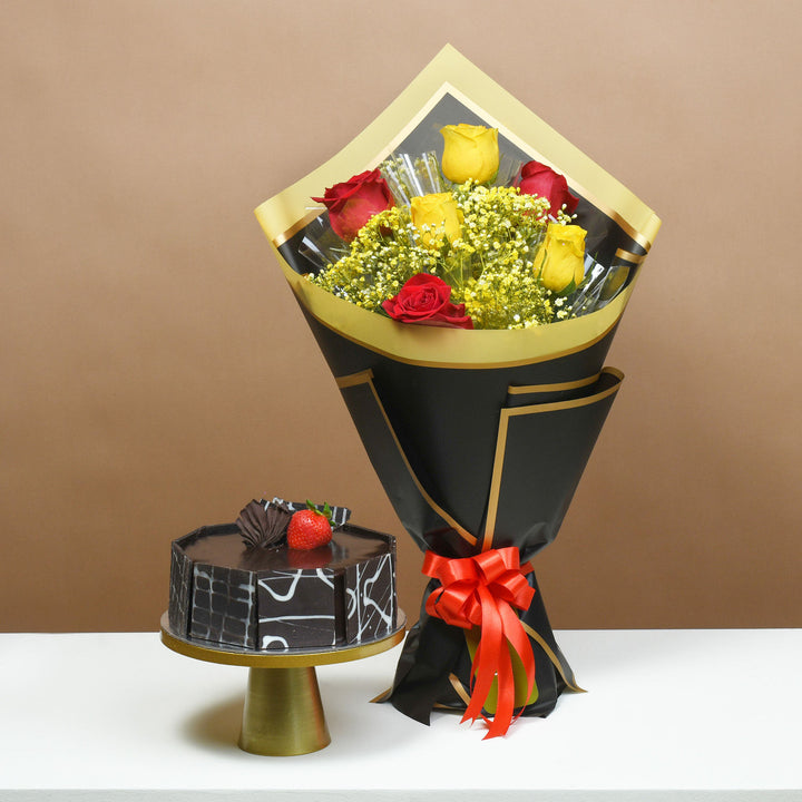 باقة الأزهار المشمسة الأنيقة مع كعكة الشوكولاتة الفاخرة