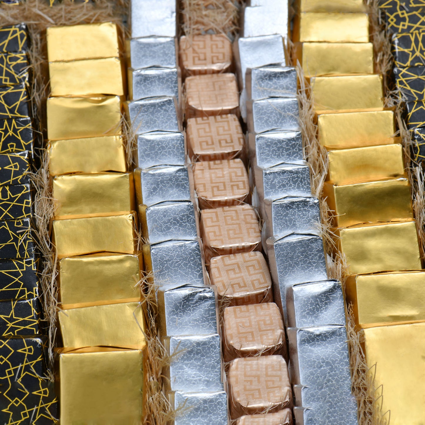 Deluxe FNP Assorted Chocolate Box - 1 Kg of Gourmet Indulgence