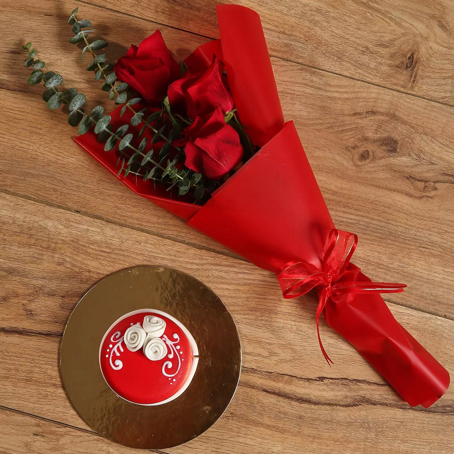 Elegant Red Roses Bouquet with Designer Chocolate Mono Cake Combo