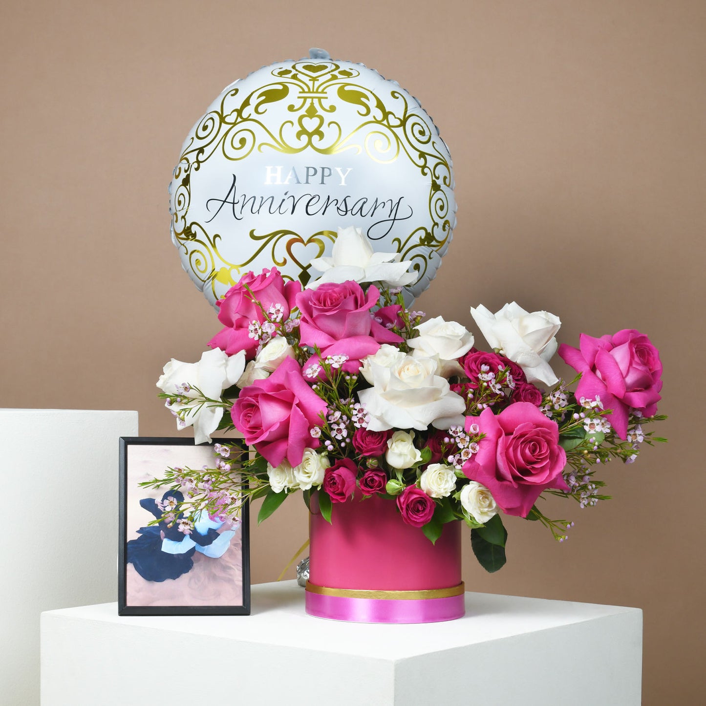 Luxurious Romantic Anniversary Floral Arrangement with Personalized Touch