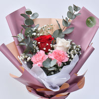 باقة القرنفل الوردي الأنيقة