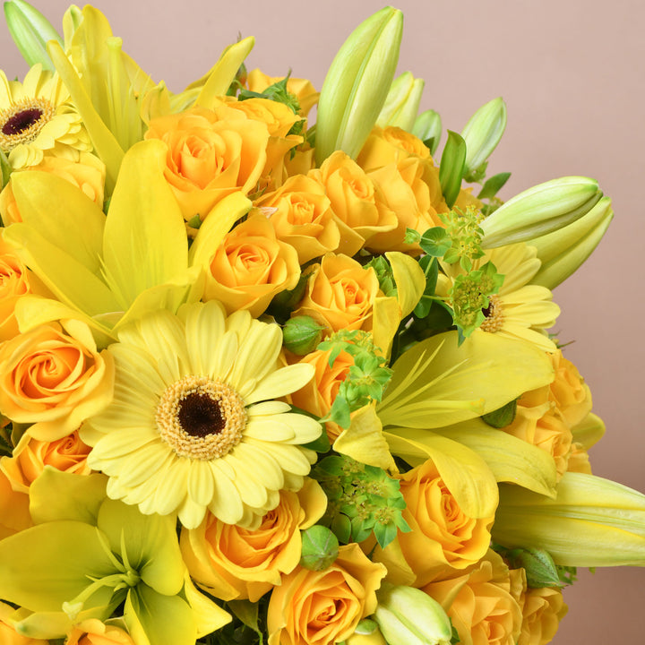 باقة أشعة الشمس: تناغم بتلات صفراء