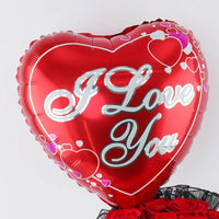 ورود حمراء وبالونات على شكل قلب