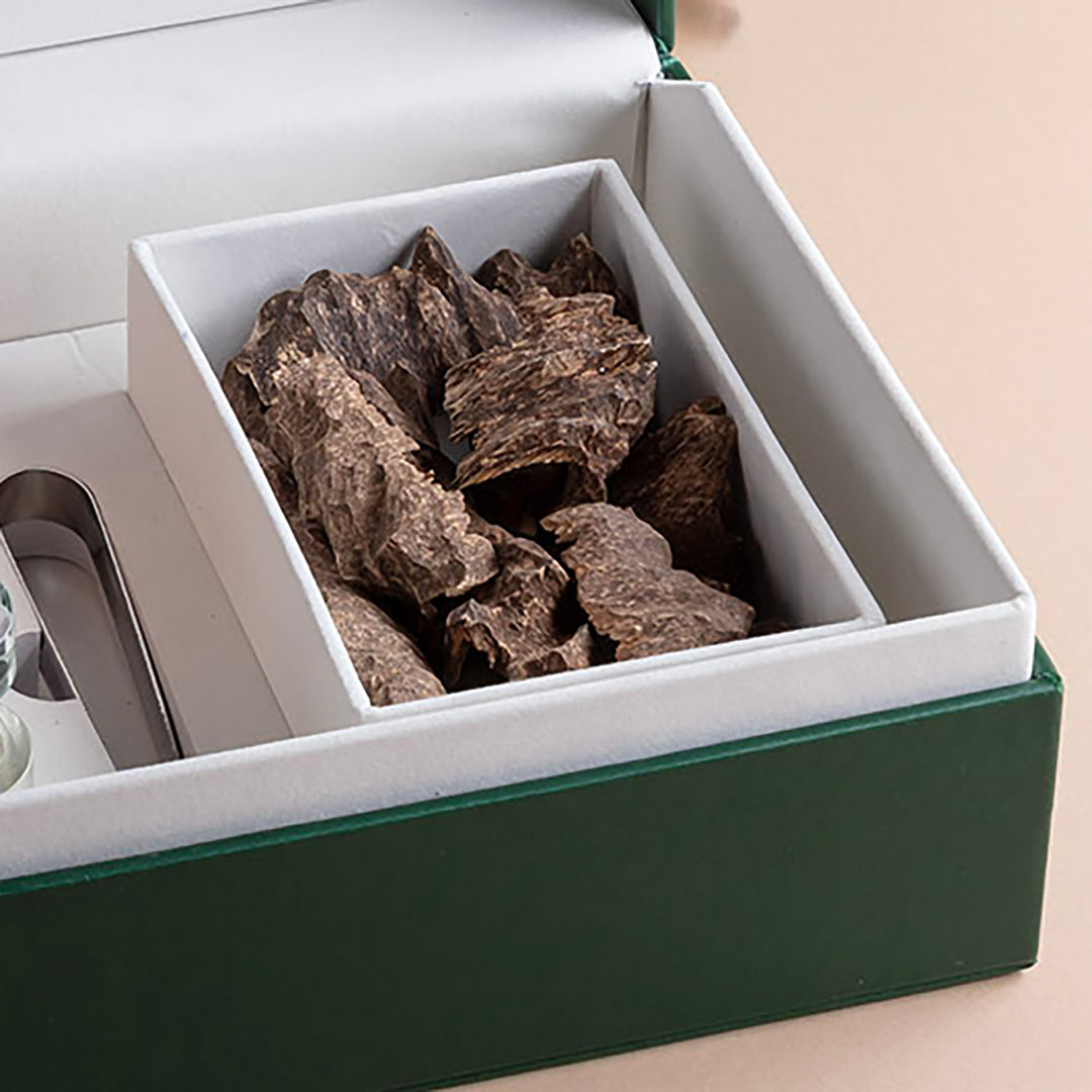 Kenooz Luxe Essence Box | Experience Ultimate Ramadan Luxury