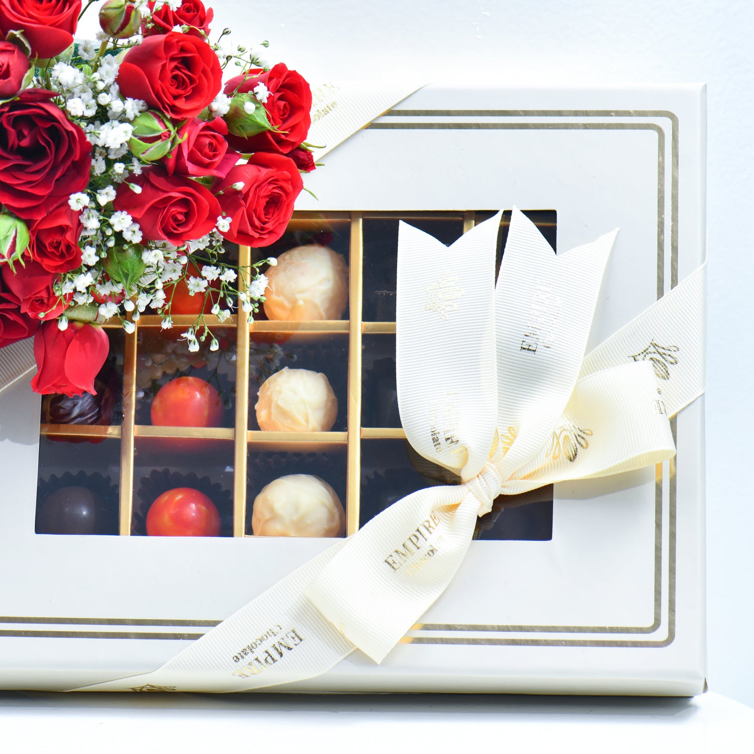 Chocolate Box 35 Assorted Pieces | Lovely Red Flowers