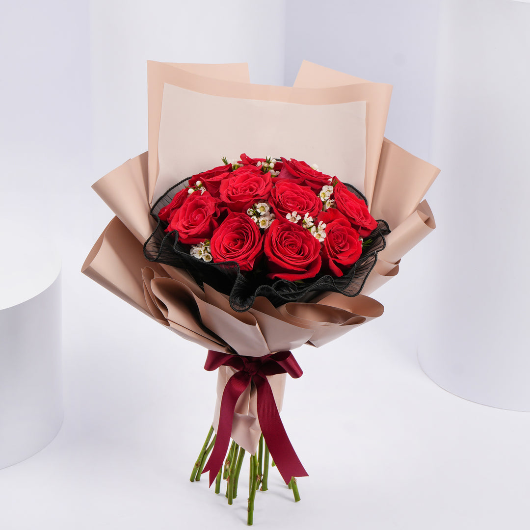 Elegant 15 Red Roses Bouquet for Graduation Celebration