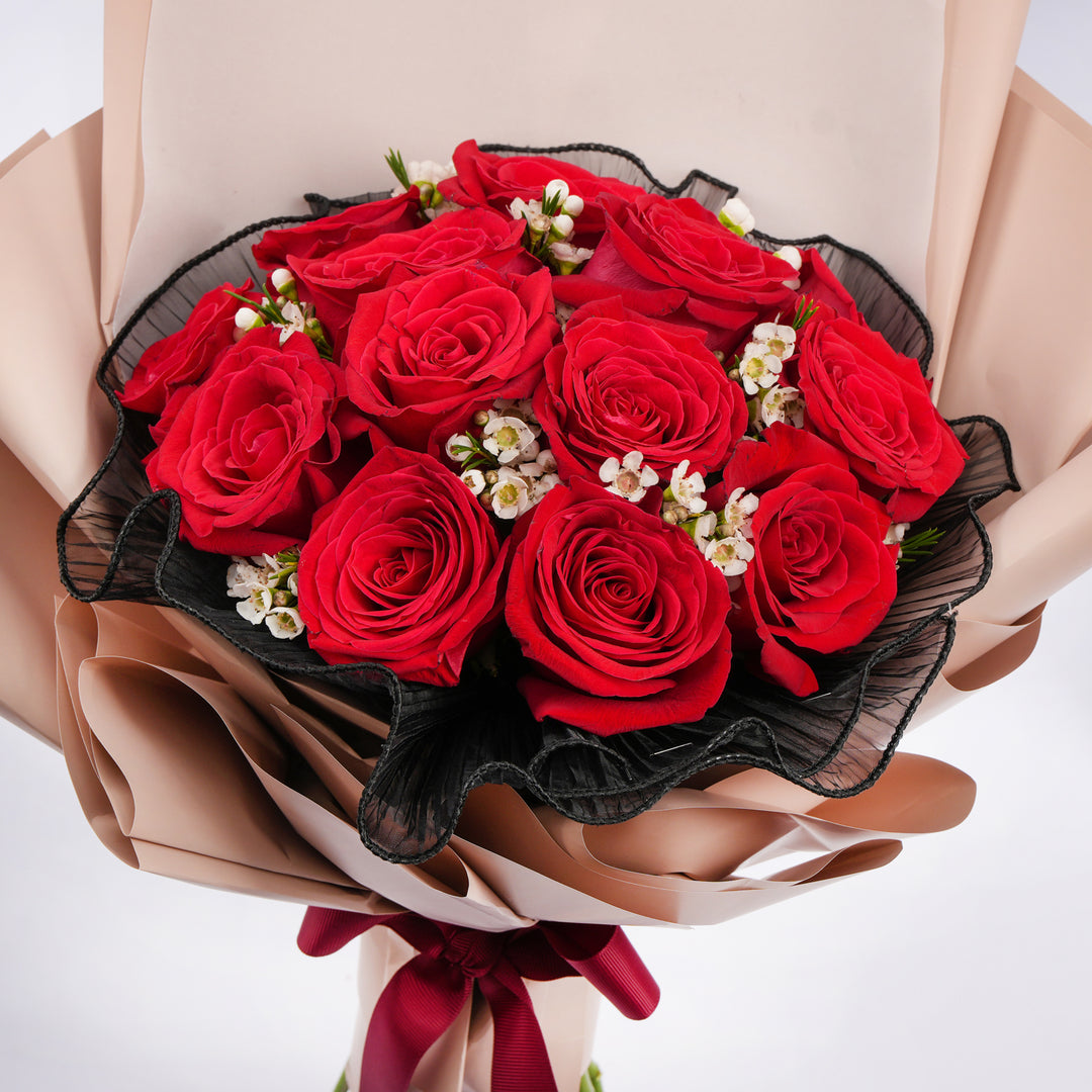 Elegant 15 Red Roses Bouquet for Graduation Celebration