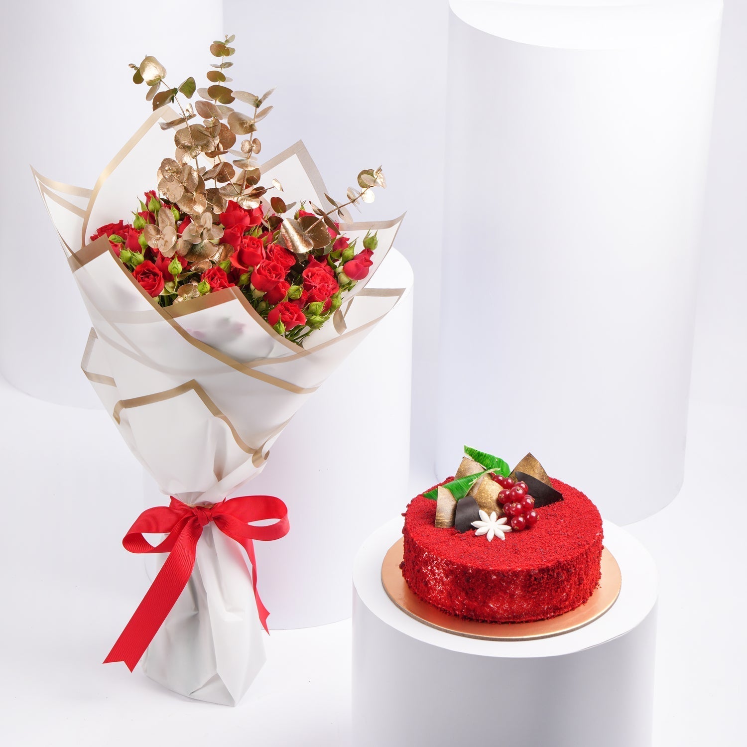 Red Spray Rose & Red Velvet Cake