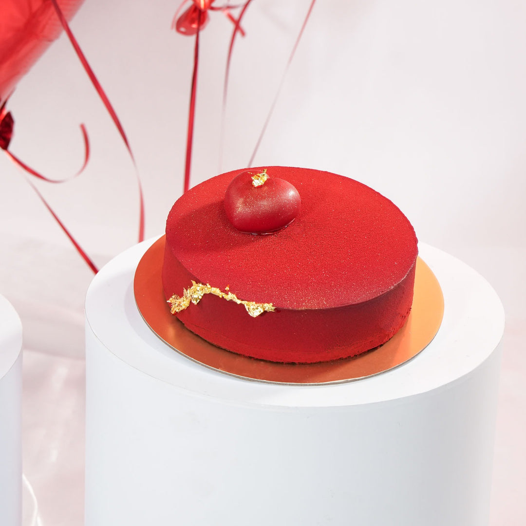 35 Red Roses With Balloon And Cake